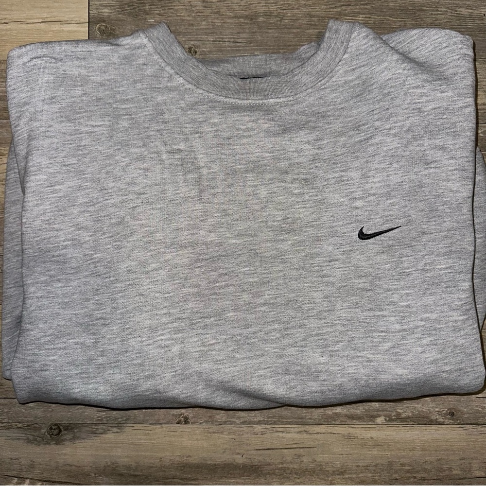 Vintage Nike Men's Gray Sweater